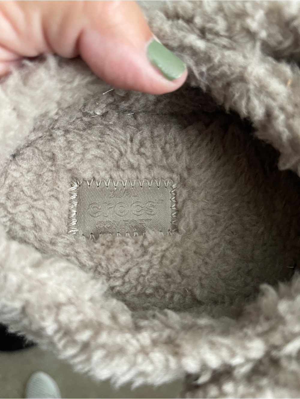 CROCs slippers size 6 - Picture 3 of 4